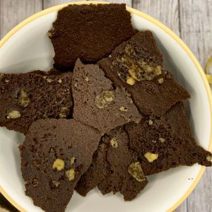 Lascas de Brownie Zaytas Sabor Caramelo e Flor de Sal Zaya 80g - Imagem 4